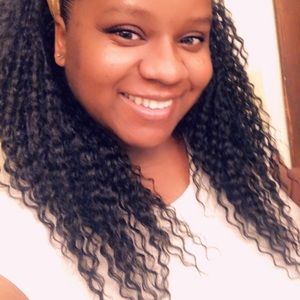 Meet your Posher, Demetria